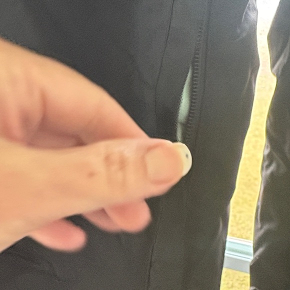 Powder Room - Picture 3 of 11